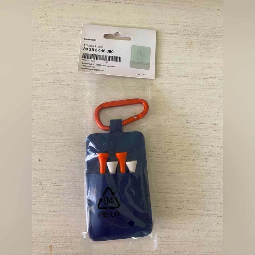 BMW Golf marker and tee set